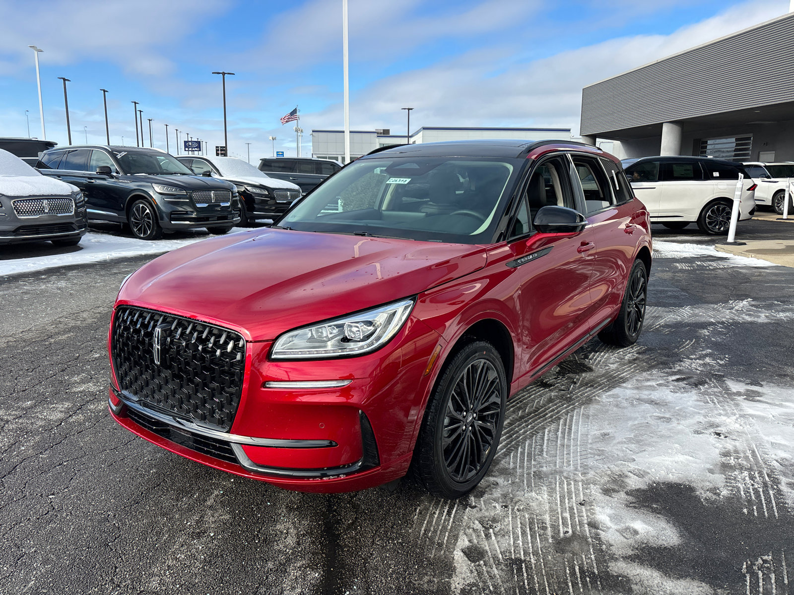 New 2026 Lincoln Corsair Reserve w/ Jet Appearance Package AWD/4WD image 3