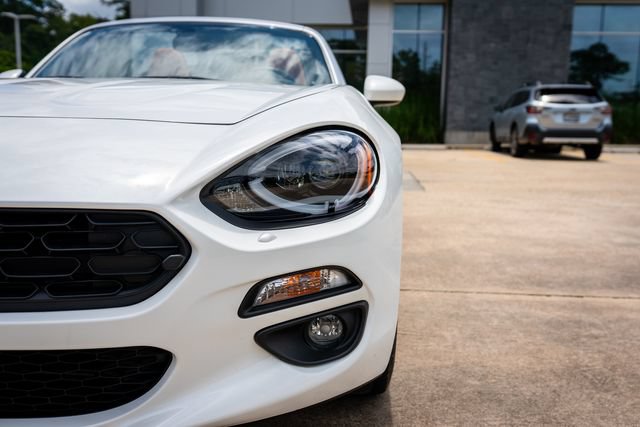 Used 2020 FIAT 124 Spider Lusso w/ Convenience Group RWD image 3