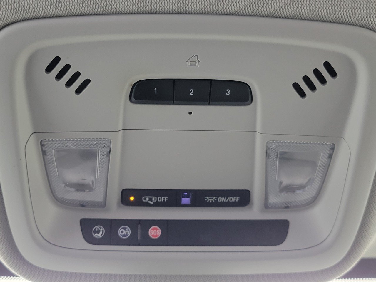 Used 2021 Chevrolet Traverse LT w/ LPO, Floor Liner Package AWD/4WD image 18