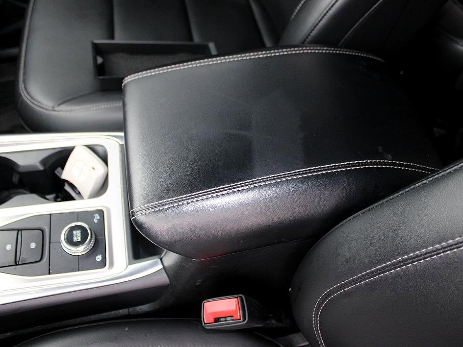 Used 2023 Ford Explorer XLT w/ Equipment Group 202A image 15