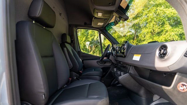 New 2025 Mercedes-Benz Sprinter 2500 image 32