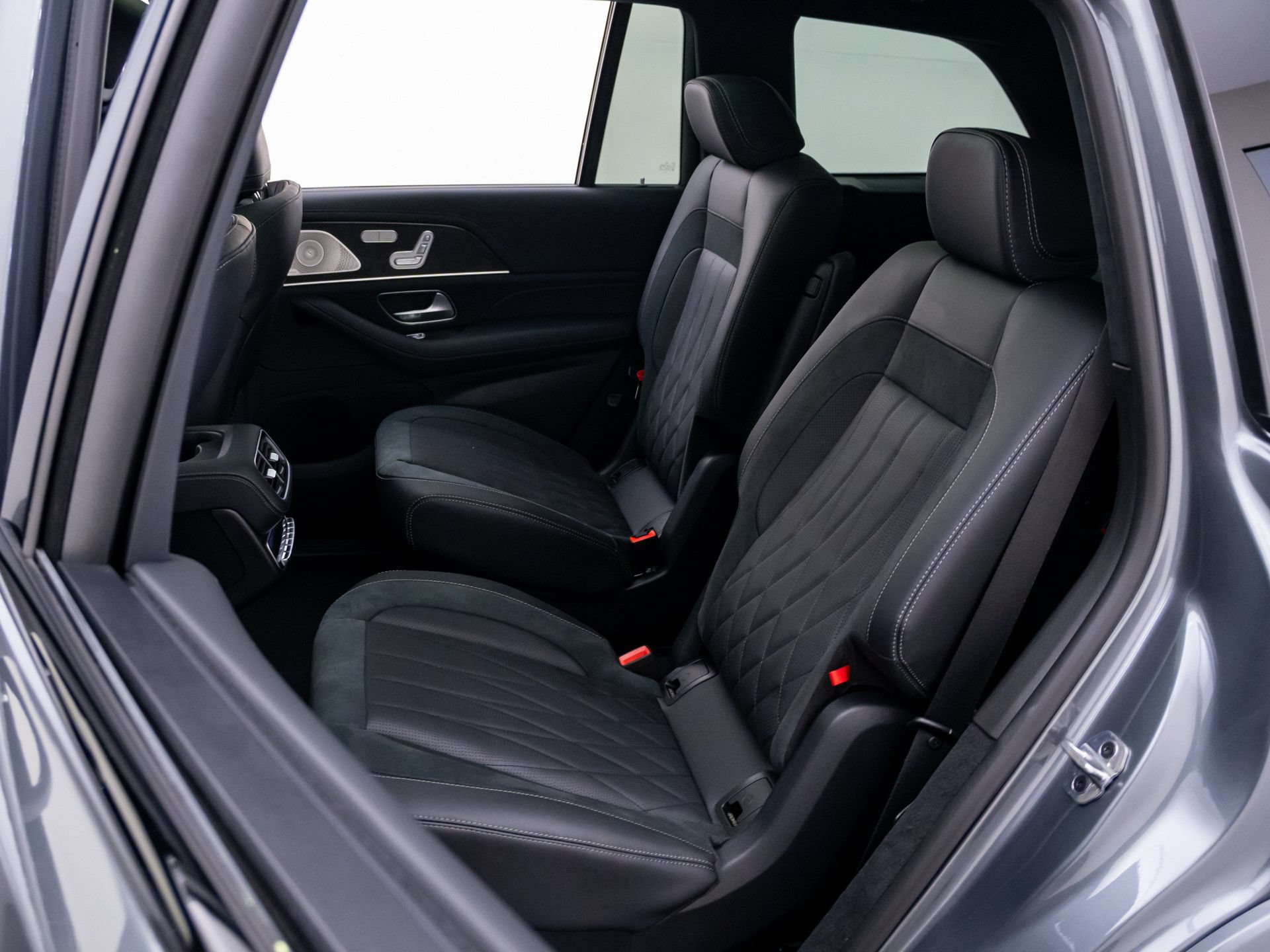 New 2026 Mercedes-Benz GLS 63 AMG 4MATIC image 18