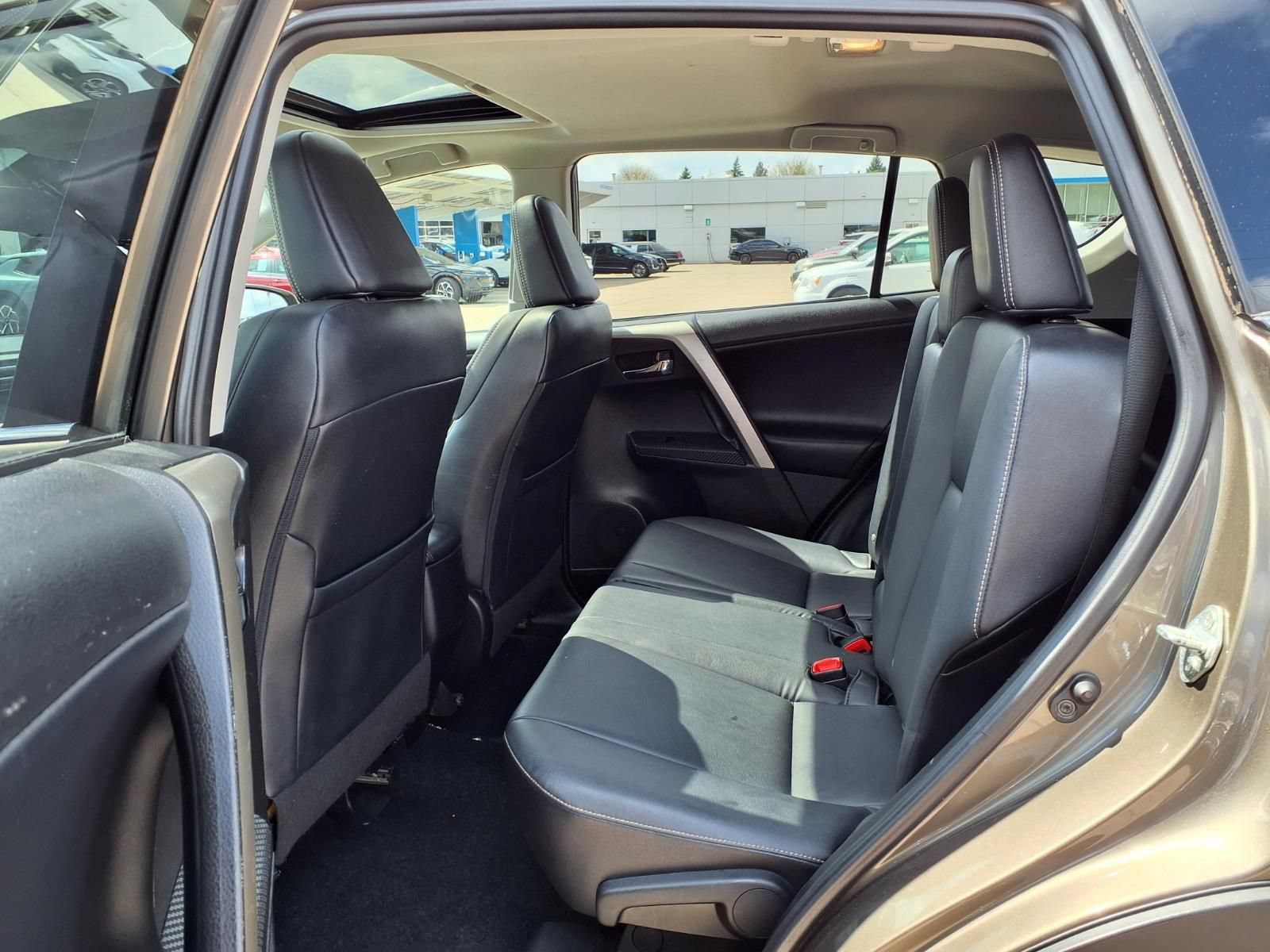 Used 2014 Toyota RAV4 Limited w/ Technology Package FWD image 12