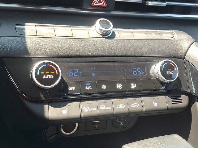 Used 2023 Hyundai Elantra SEL w/ Convenience Package FWD image 15
