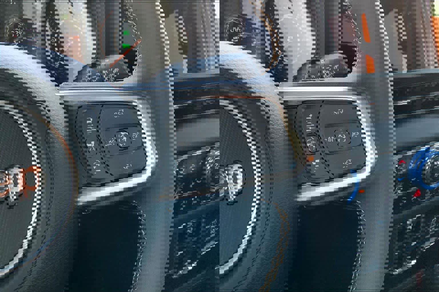 Used 2025 Jeep Wrangler Sahara w/ Safety Group image 24