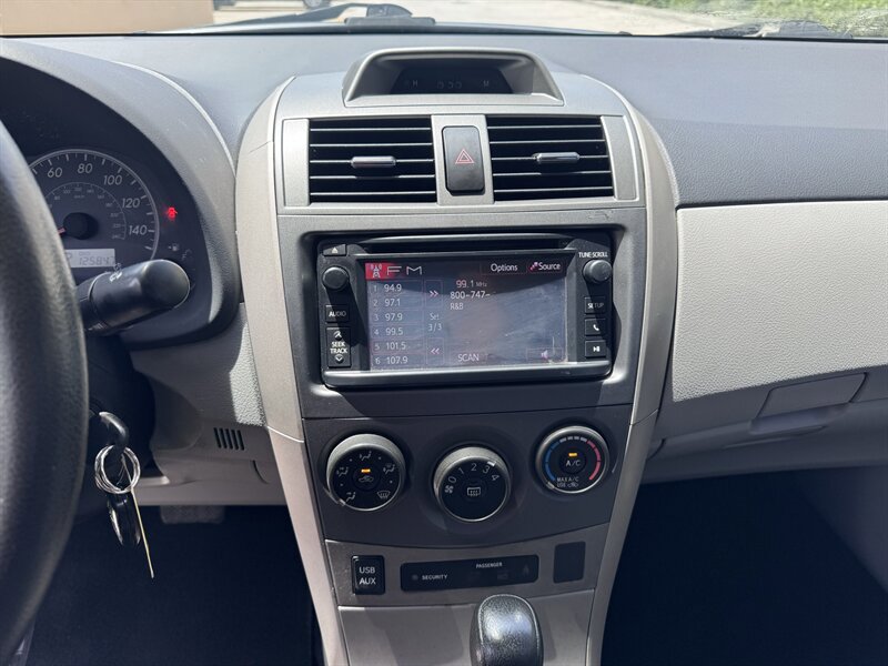 Used 2013 Toyota Corolla LE FWD image 10