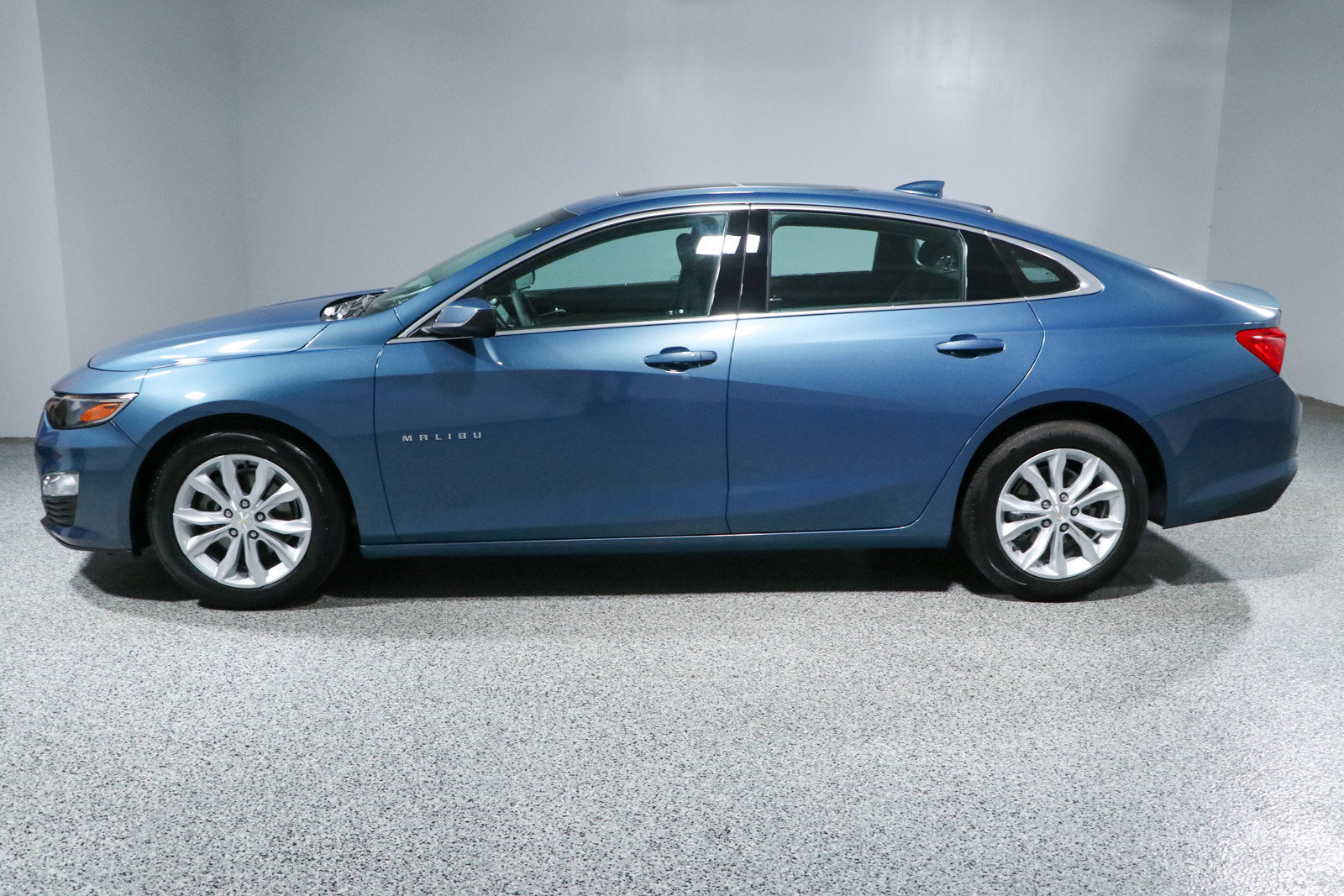 Used 2024 Chevrolet Malibu LT FWD image 10
