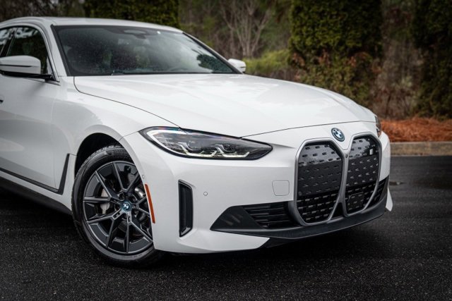 Used 2023 BMW i4 eDrive35 image 6