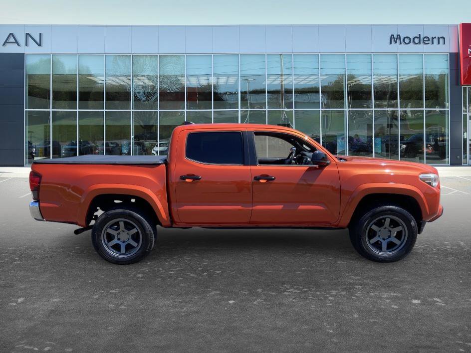 Used 2018 Toyota Tacoma SR5 RWD image 4