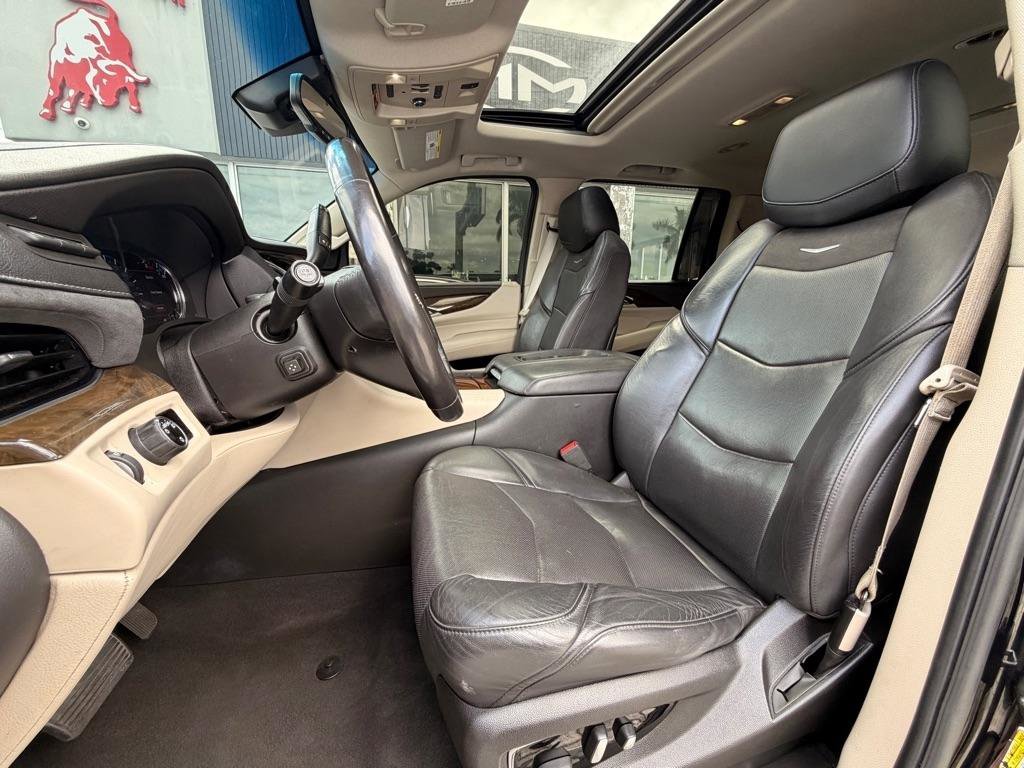 Used 2018 Cadillac Escalade ESV Luxury RWD image 11