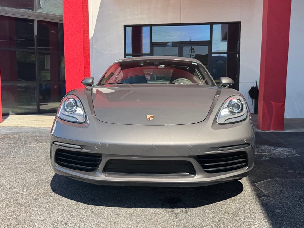 Used 2018 Porsche 718 Cayman RWD image 3