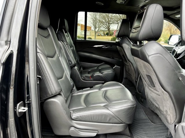 Used 2019 Cadillac Escalade ESV Platinum image 21