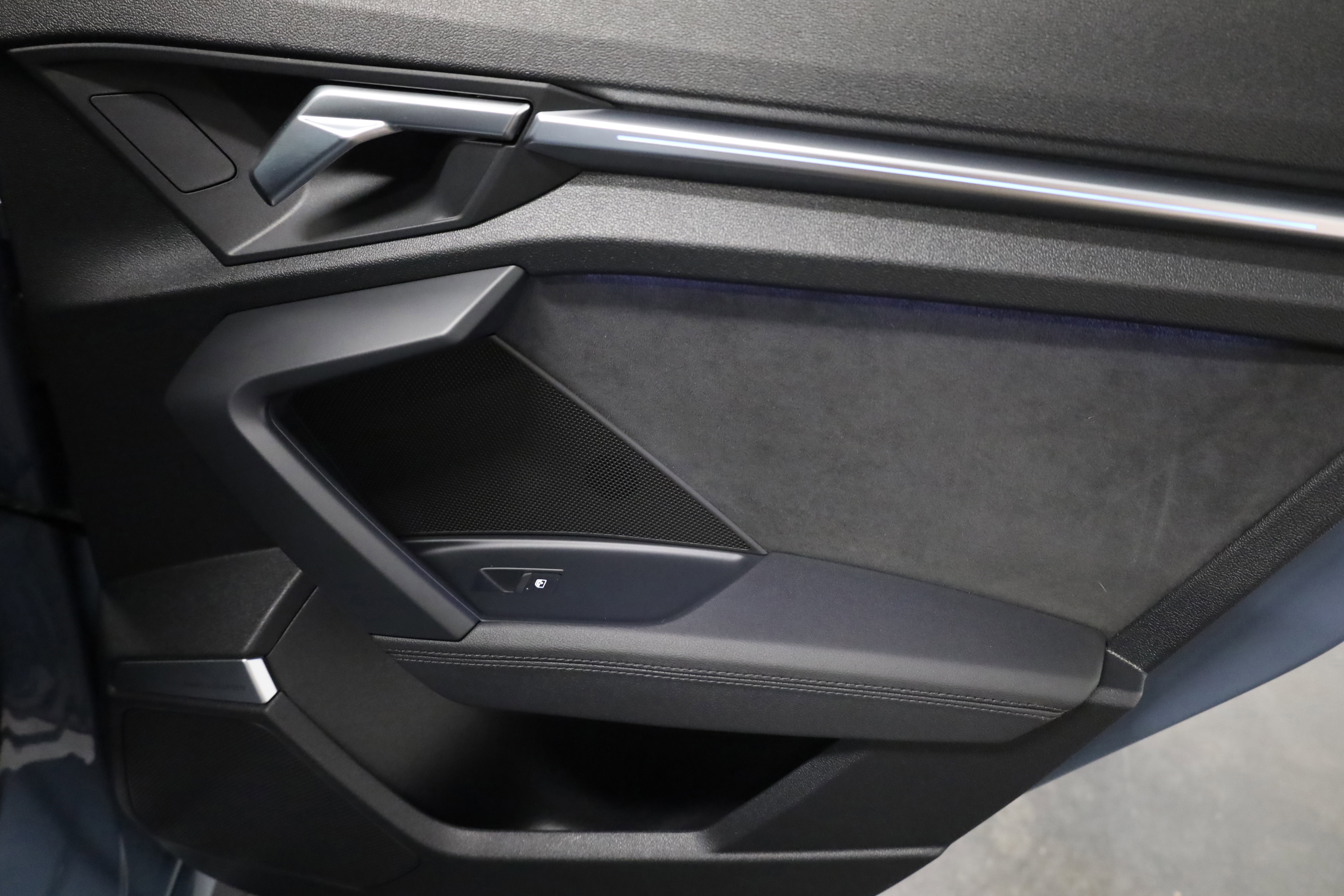 Used 2023 Audi RS 3 w/ RS Technology Package image 38