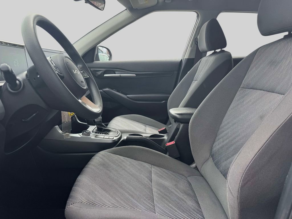 Used 2024 Kia Seltos LX AWD/4WD image 13