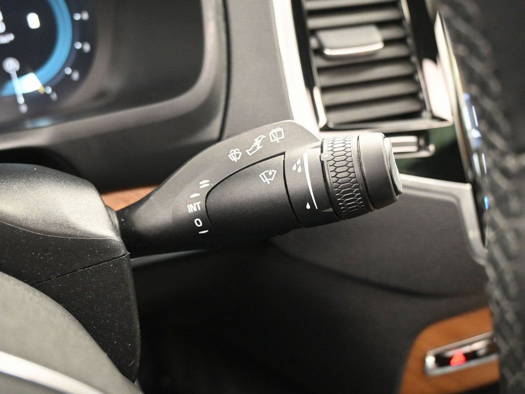 Used 2024 Volvo XC90 B6 Plus w/ Protection Package Premier image 19