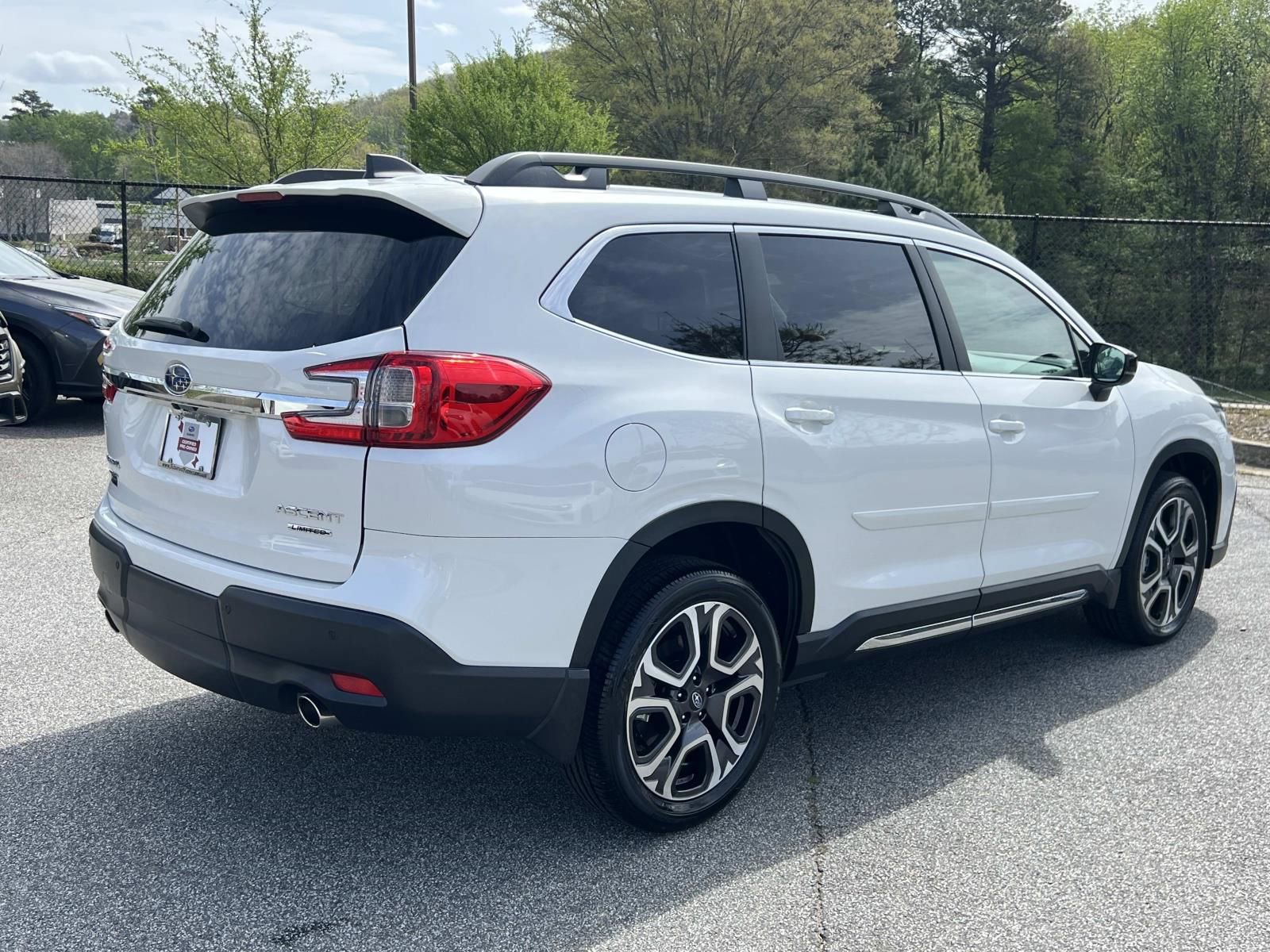 Certified 2025 Subaru Ascent Limited w/ Popular Package #2 image 7
