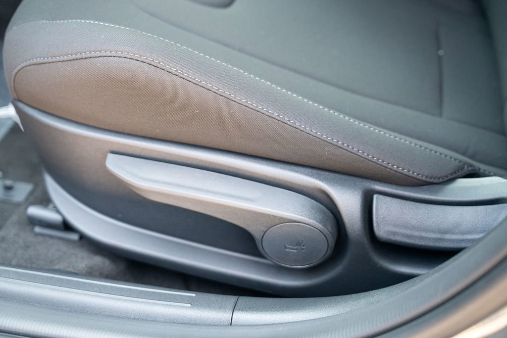 New 2025 Hyundai Elantra Sport image 17