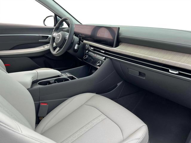 New 2025 Hyundai Sonata Limited image 16