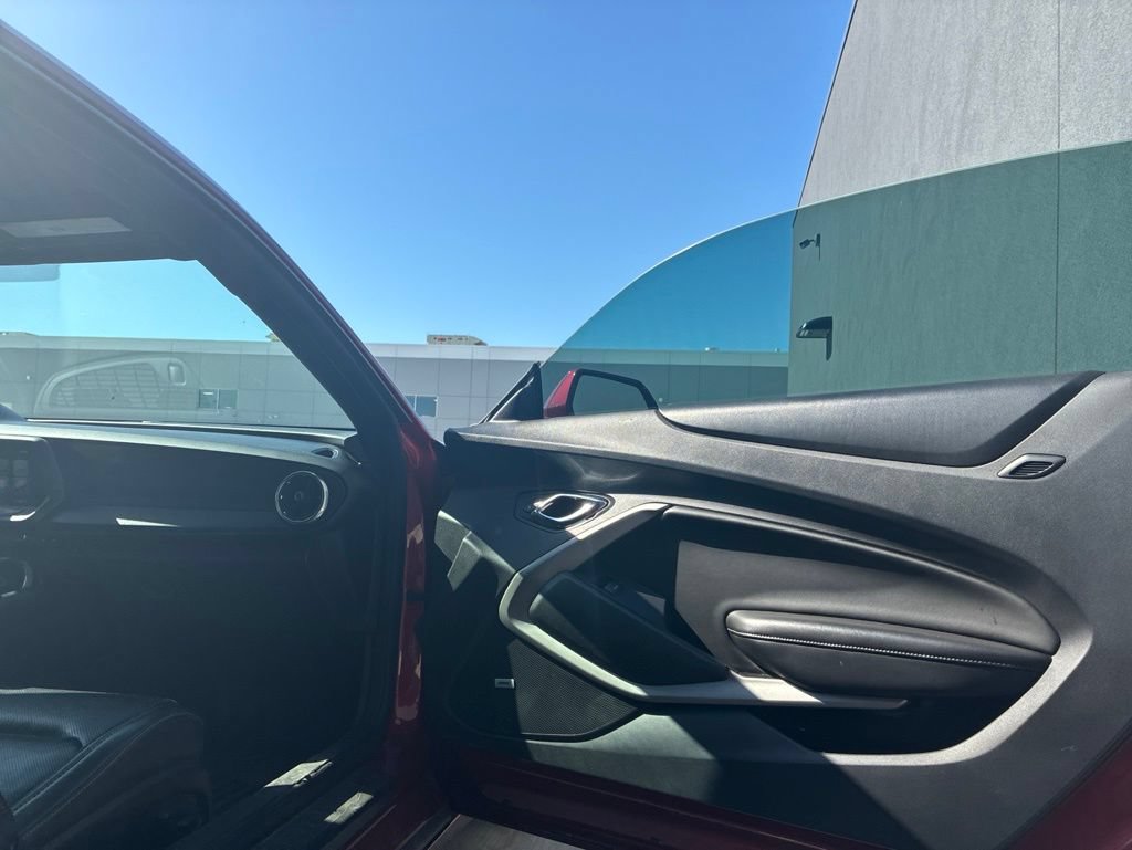 Used 2016 Chevrolet Camaro LT RWD image 9