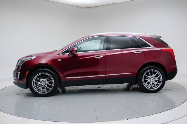 Used 2017 Cadillac XT5 Platinum w/ Driver Assist Package image 2