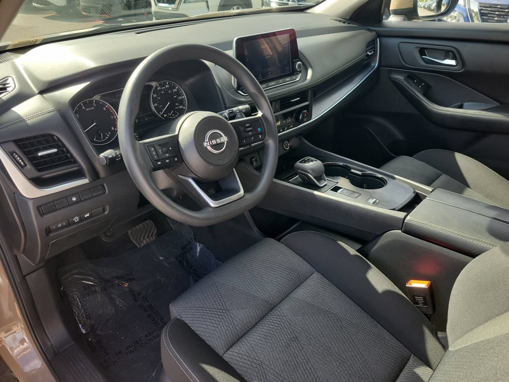 Certified 2024 Nissan Rogue SV FWD image 15