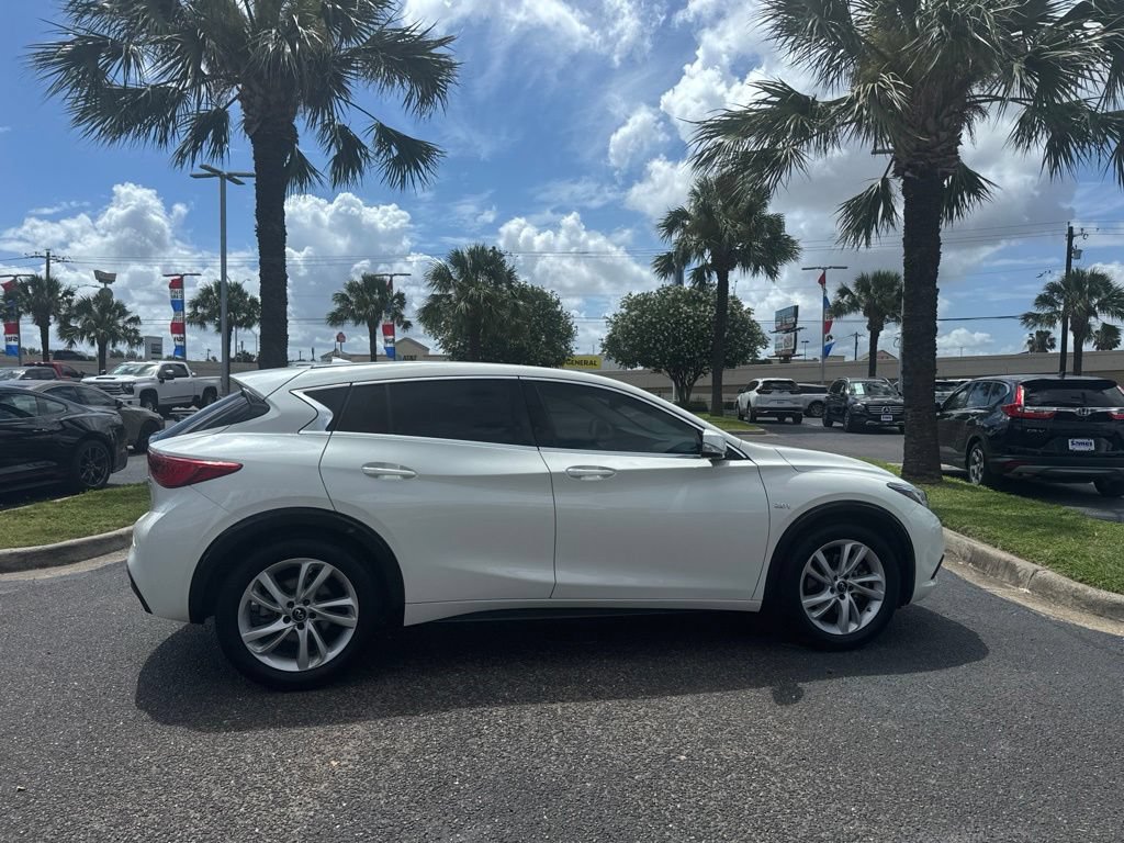 Used 2018 INFINITI QX30 FWD image 5