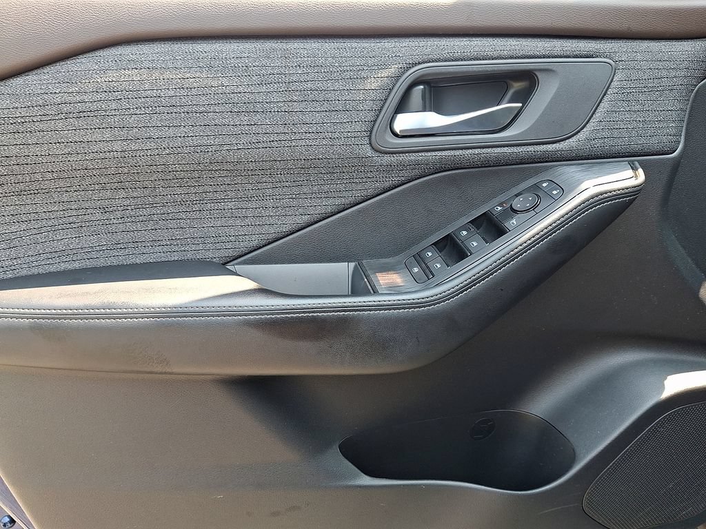 Certified 2023 Nissan Rogue SV AWD/4WD image 14
