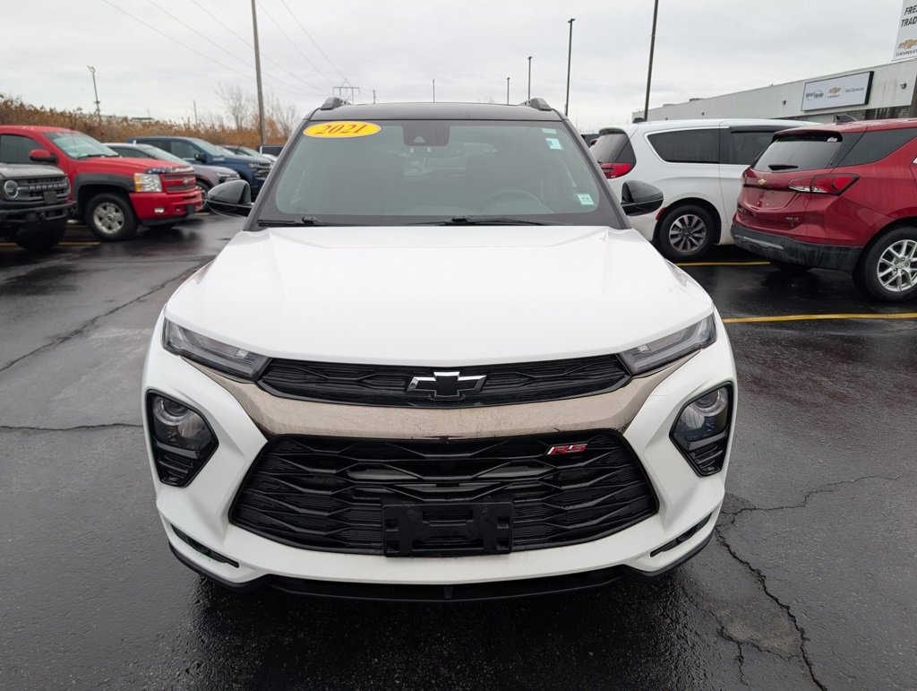 Used 2021 Chevrolet TrailBlazer RS w/ Sun and Liftgate Package image 2