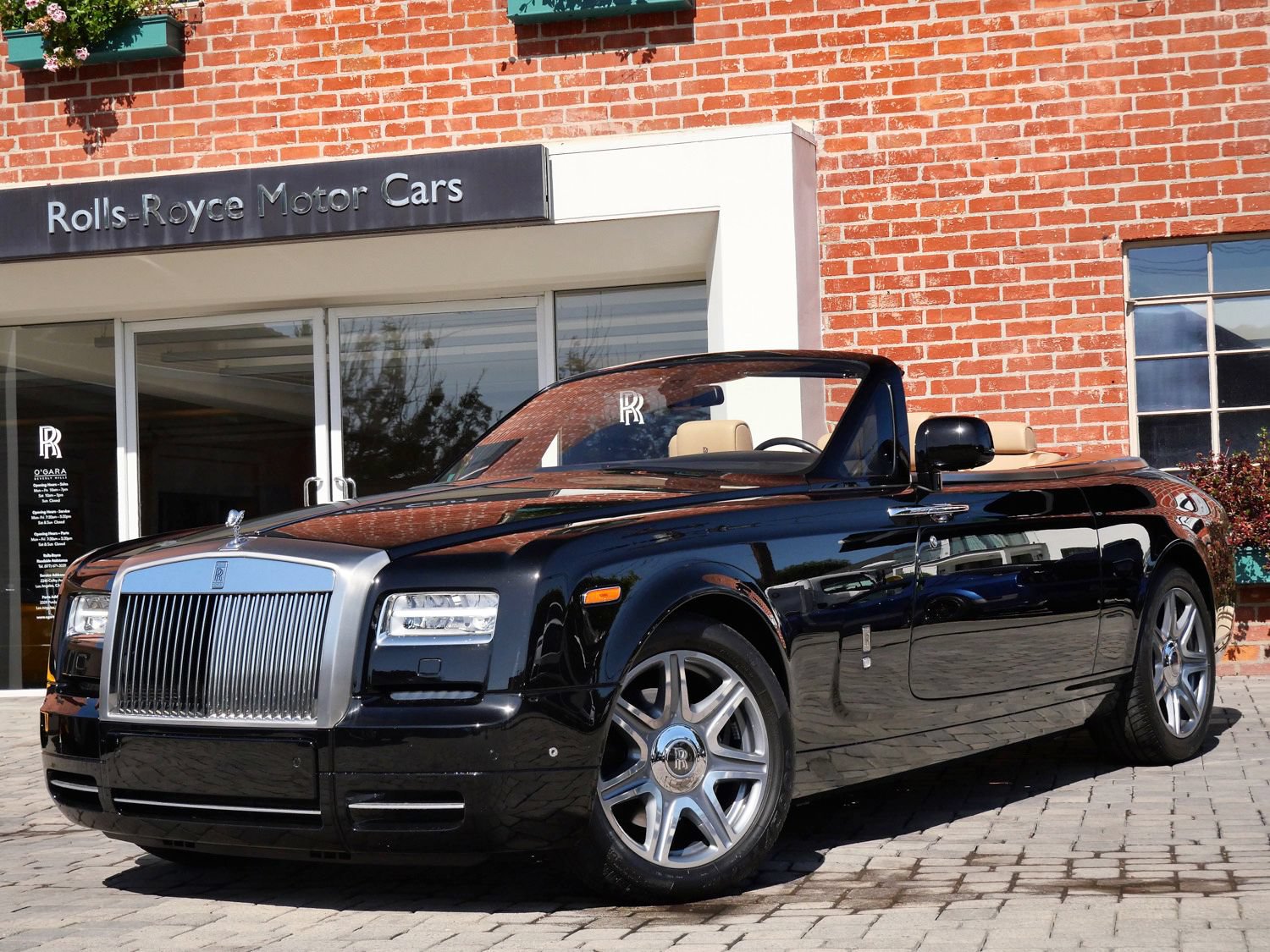 Used 2013 Rolls-Royce Phantom Drophead Coupe RWD image 1
