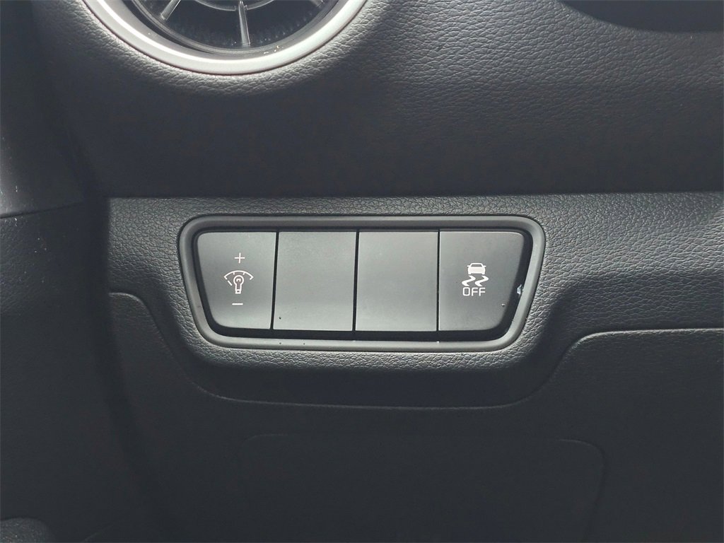 Used 2022 Kia Forte LXS image 16