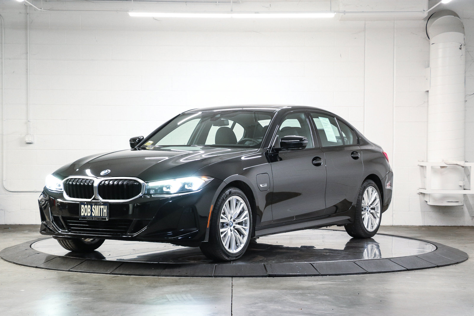 Certified 2023 BMW 330e w/ Premium Package RWD image 3