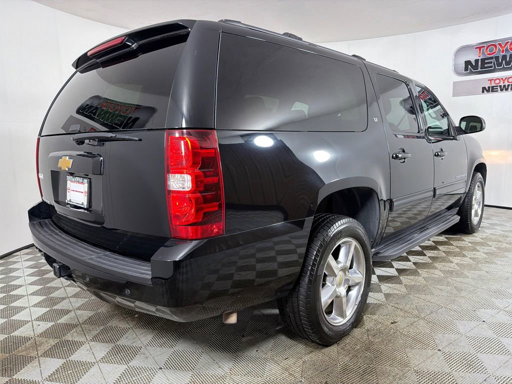 Used 2014 Chevrolet Suburban LT AWD/4WD image 4