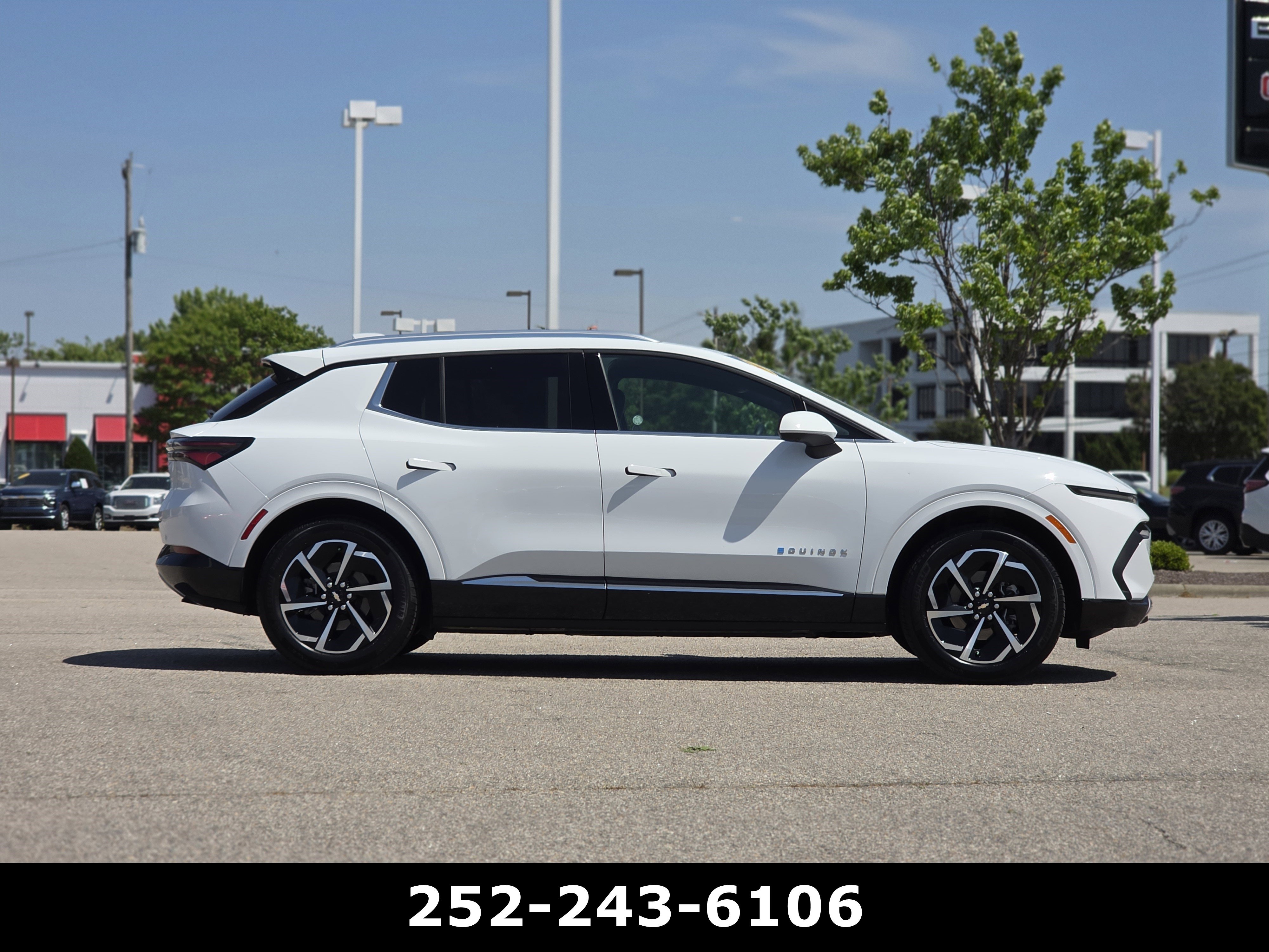 Used 2025 Chevrolet Equinox EV LT FWD image 8