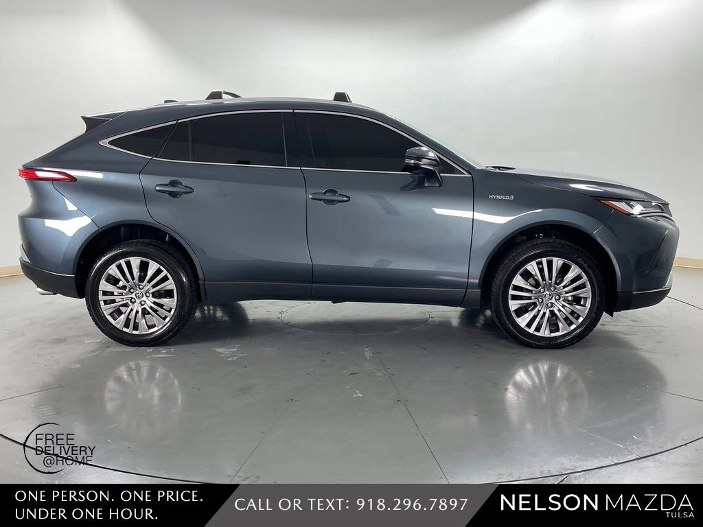 Used 2021 Toyota Venza XLE w/ Softex Package image 5