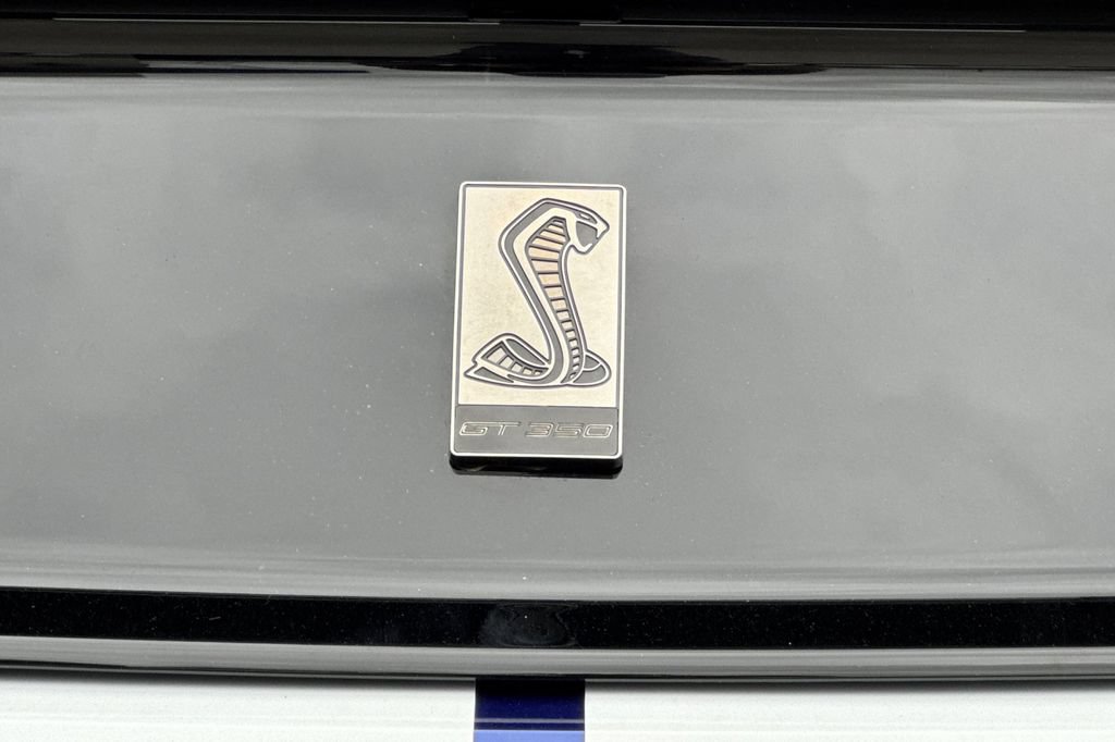 Used 2016 Ford Mustang Shelby GT350 w/ Technology Package RWD image 33