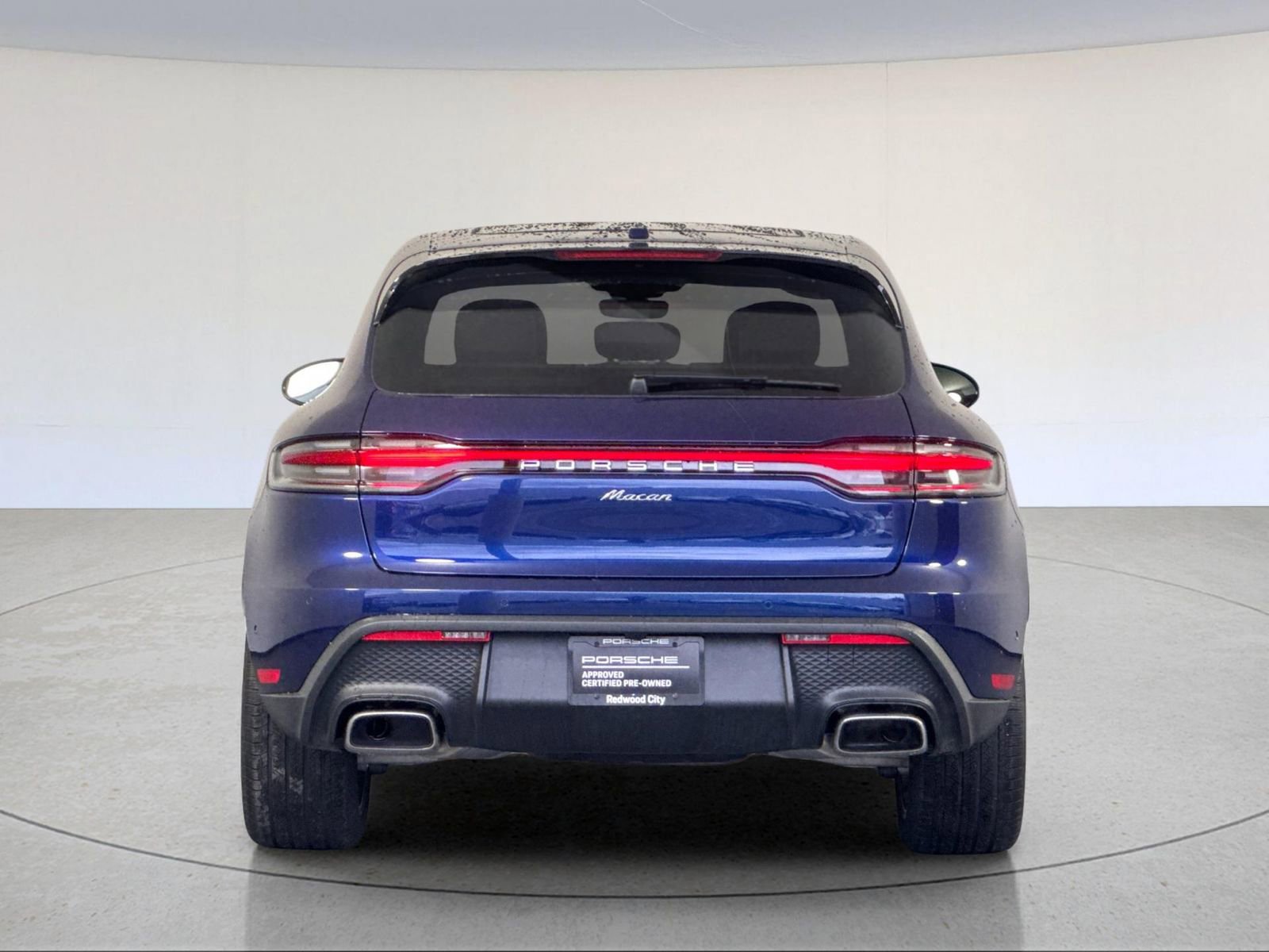 Certified 2025 Porsche Macan image 7