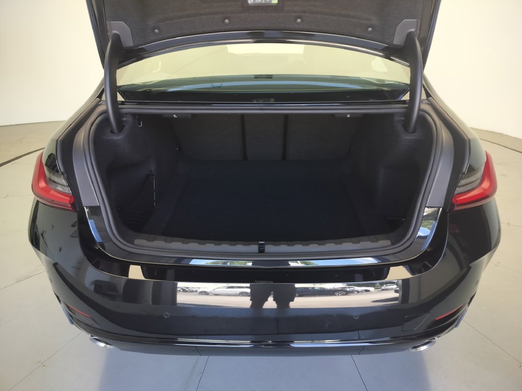 New 2026 BMW 330i Sedan w/ Convenience Package RWD image 22