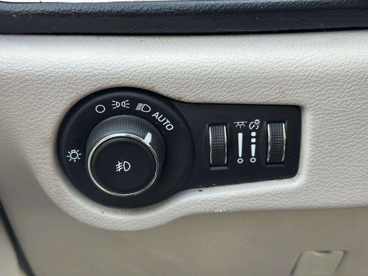 Used 2020 Chrysler Pacifica Touring-L Plus FWD image 31