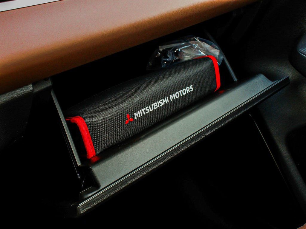 New 2025 Mitsubishi Outlander SEL image 17