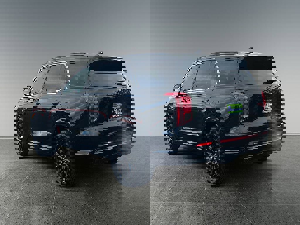 Used 2025 Hyundai Palisade Calligraphy image 5