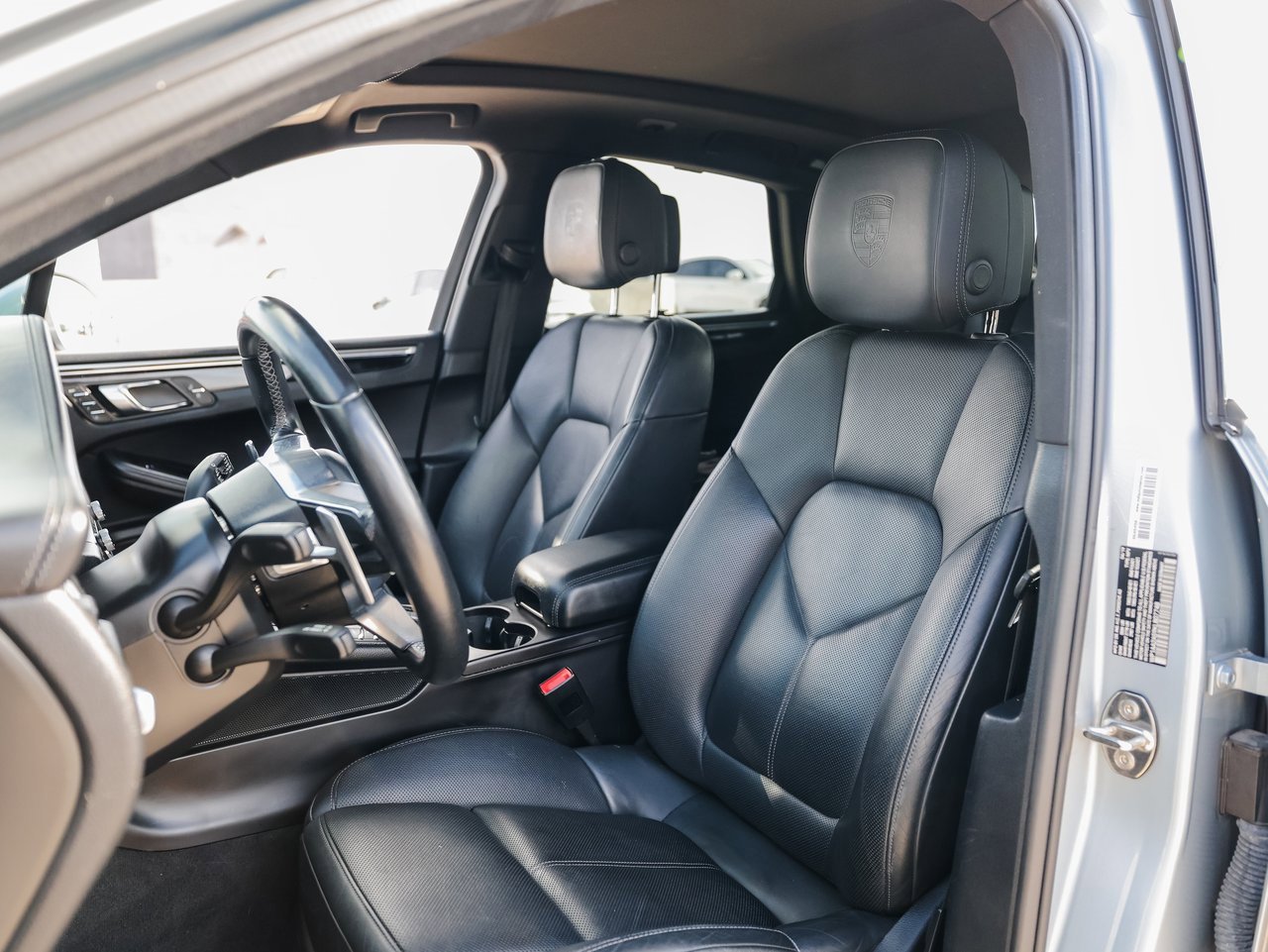 Certified 2019 Porsche Macan image 5