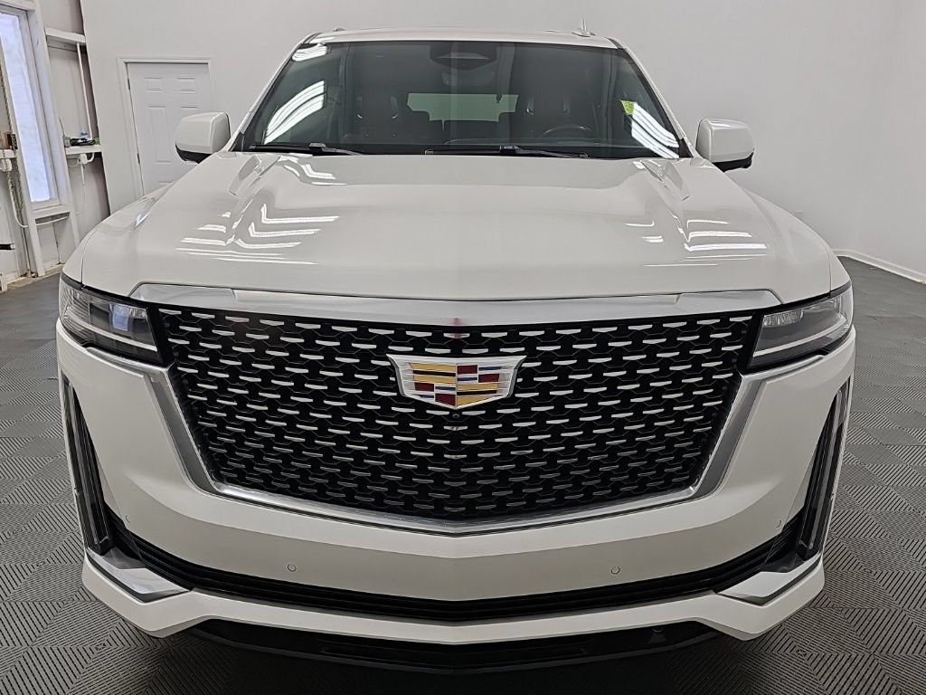 Used 2022 Cadillac Escalade Premium Luxury w/ Performance Package AWD/4WD image 4