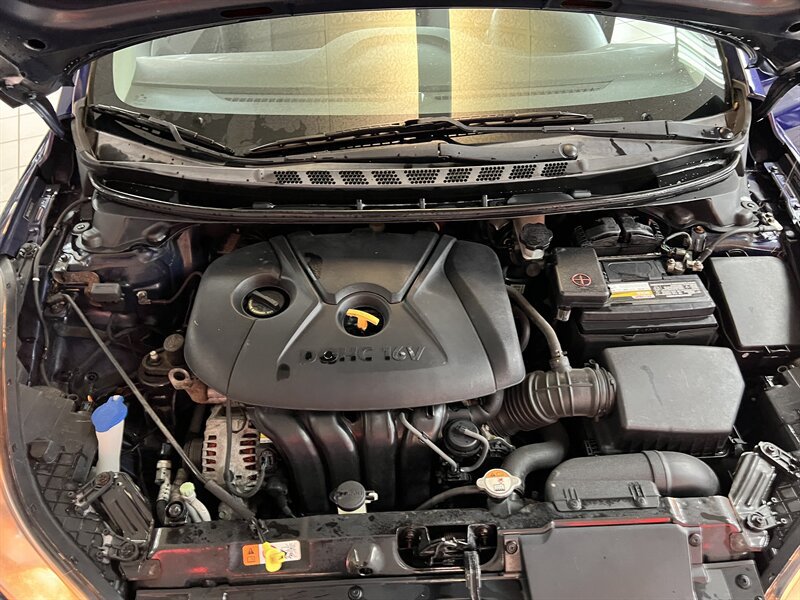 Used 2013 Hyundai Elantra GLS FWD image 28