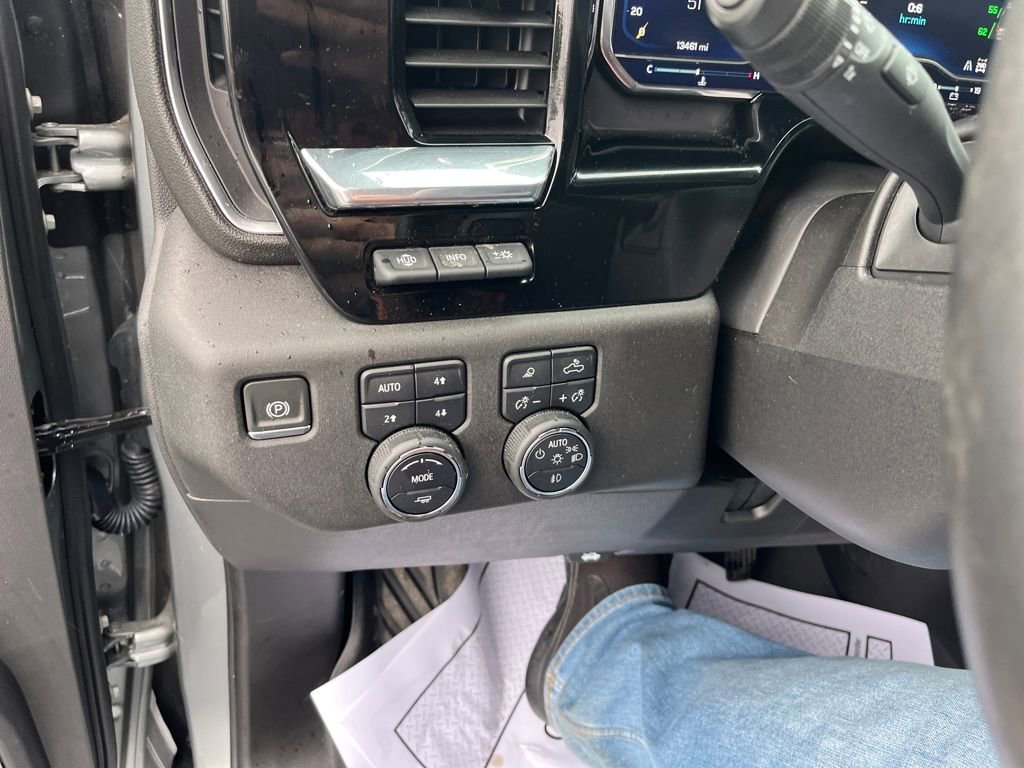 Used 2024 Chevrolet Silverado 2500 High Country w/ High Country Premium Package image 13