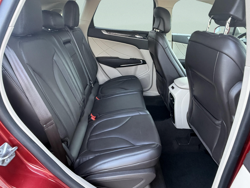 Used 2019 Lincoln MKC Reserve w/ MKC Climate Package AWD/4WD image 14