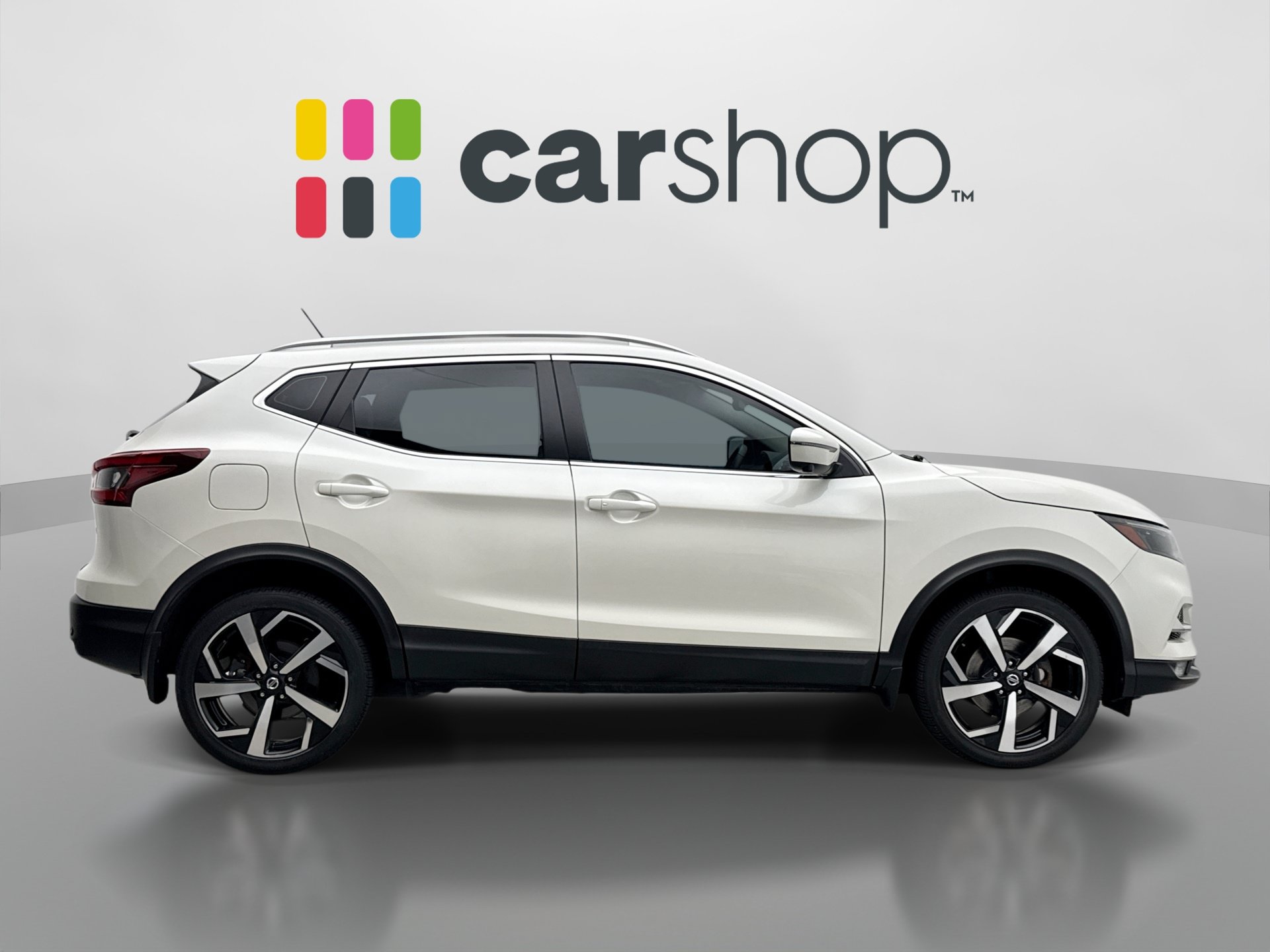 Used 2022 Nissan Rogue Sport SL w/ Premium Package FWD image 6