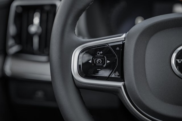New 2026 Volvo XC90 B5 Plus image 25