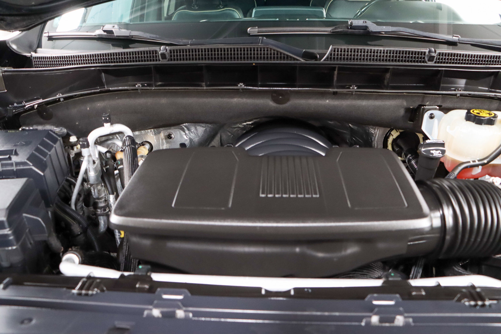 Used 2021 GMC Yukon SLT image 37