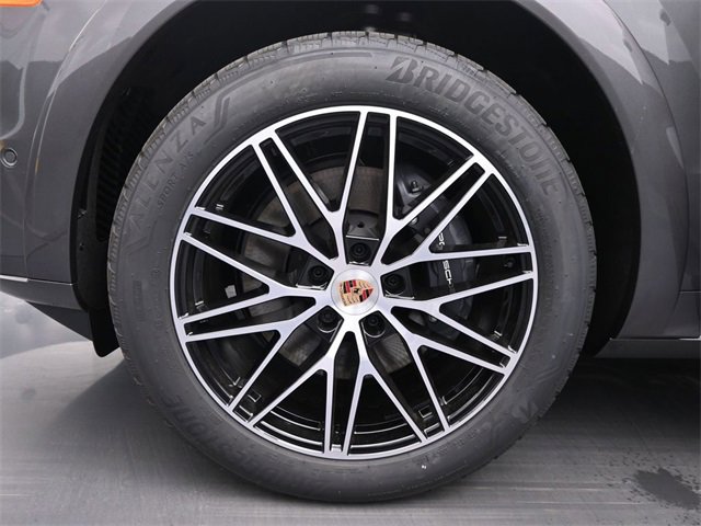 New 2025 Porsche Cayenne image 6