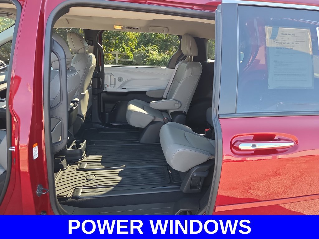 Used 2025 Toyota Sienna XLE w/ XLE Plus Package AWD/4WD image 16